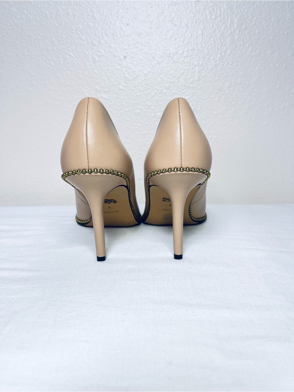 Coach Women’s Waverly Beachchain Pumps in Neutral Beige - Picture 4 of 14